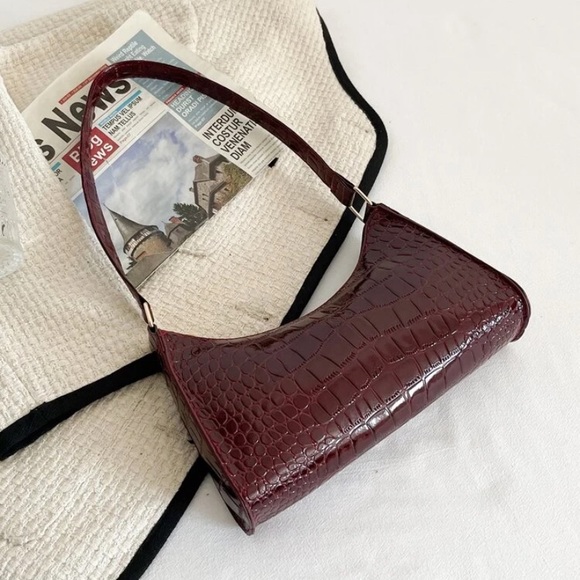 Handbags - 💙 NWOT burgundy purse (2 for $30)